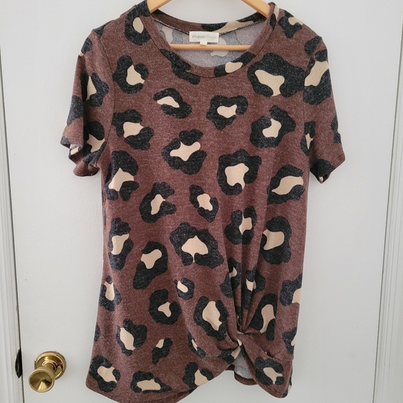 Perfect Peach || Large Brown Leopard Print Short Sleeve Tie Knot Shirt - Picture 2 of 4